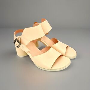 Ecco Shape Block Sandal 65 Leather Round Heel Metallic Vanilla size 39 EU 8 US